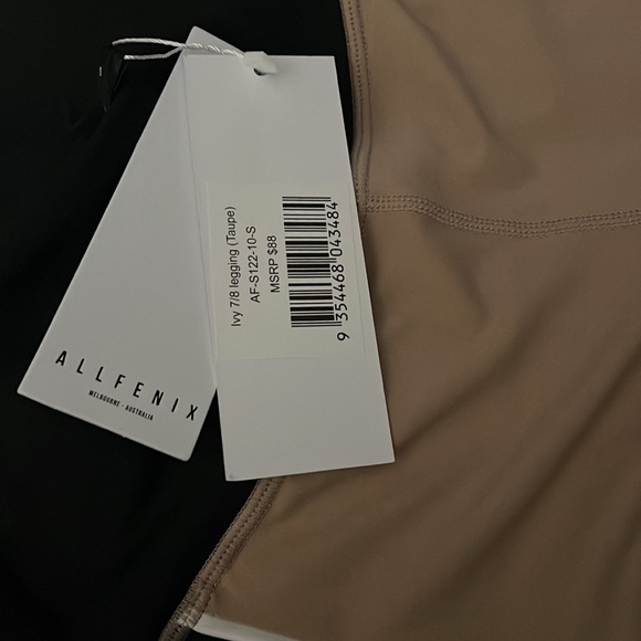 Allfenix Leggings size small - Picture 4 of 6